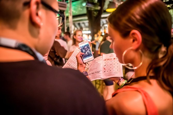 Bingo Bar Crawl - Bingo drinking game: the built-in social glue