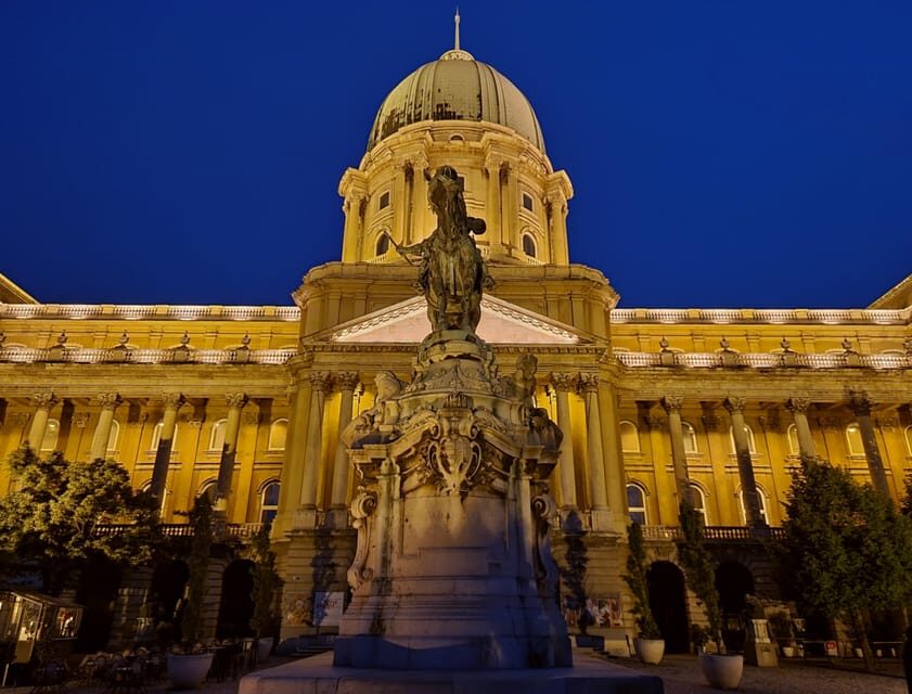 BloodThirsty Hungary: Walking tour & Dark Historical Stories - Sándor Palace pass-by and the Castle Hill funicular moment