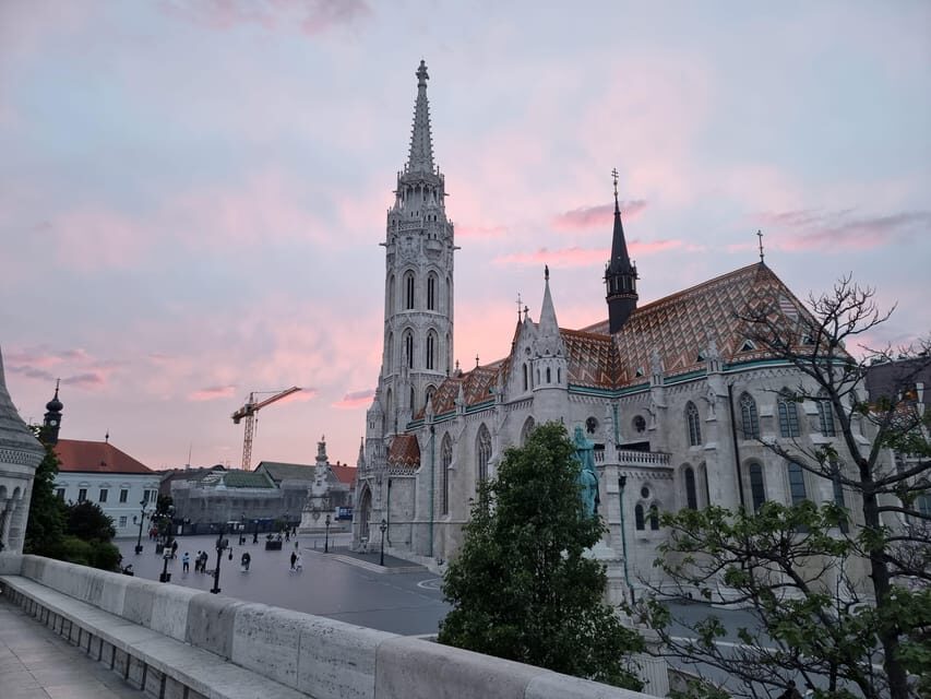 BloodThirsty Hungary: Walking tour & Dark Historical Stories - Buda Castle viewpoints, King Matthias fountain, and the guardhouse mood