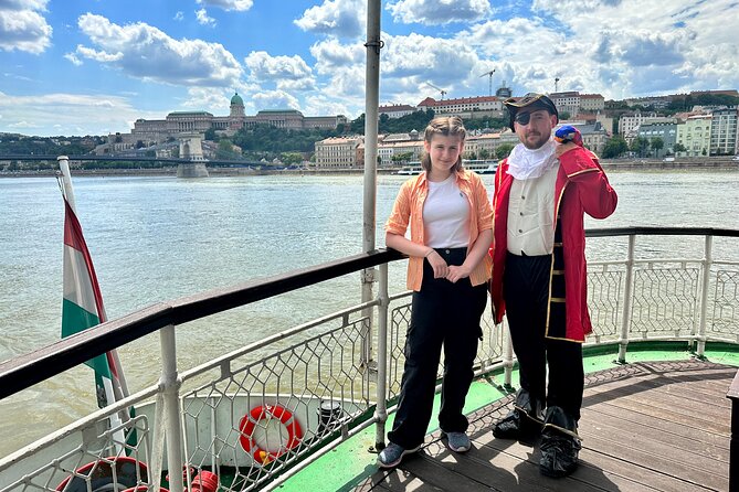 Bottomless Brunch and Cruise with Prosecco in Budapest - The 12:00–13:00 route: your Danube landmark lineup