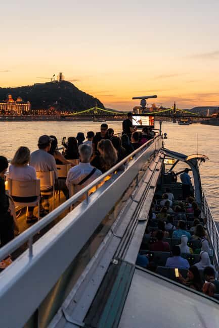 Budapest: 1-Hour Evening Sightseeing Cruise with Drink - Key points before you go
