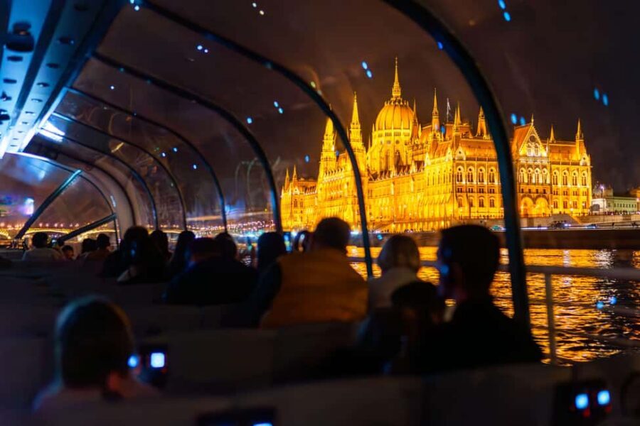 Budapest: 1-Hour Evening Sightseeing Cruise with Drink - Parliament Building After Dark: where the cruise shines