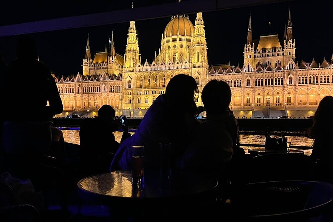 Budapest: 1-Hour Highlights Cruise with Welcome Drink - No Audio Guide: How to Enjoy This Cruise Without Feeling Lost