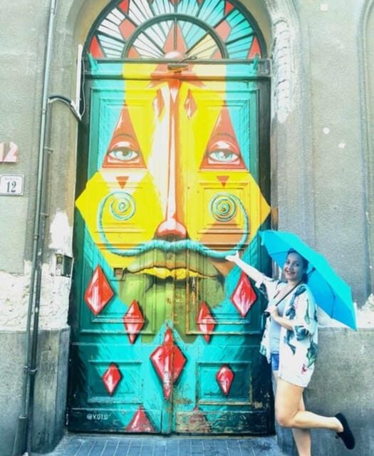 Budapest: Alternative Street Art & Jewish Tour - Where It Starts: St. Stephen’s Basilica and a Blue Umbrella Meeting Point