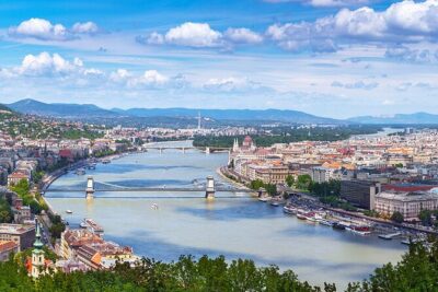 Budapest Audio Guide Cruise with Day, Sunset and Night Options - Margaret Bridge and Chain Bridge: two bridges, one continuous photo run