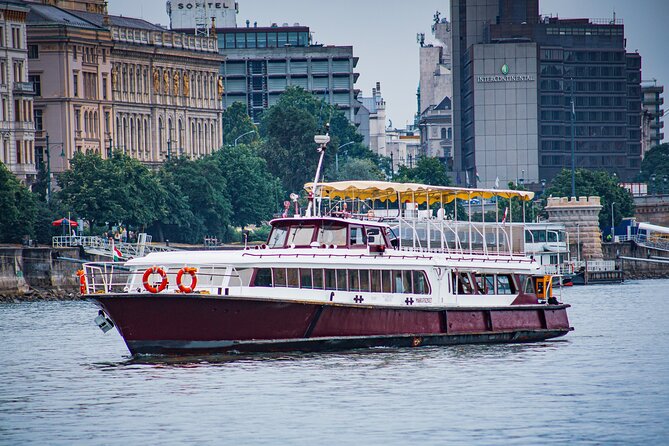 Budapest Audio Guide Cruise with Day, Sunset and Night Options - Audio app, earphones, and how not to miss the narration