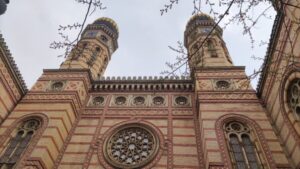 Budapest: Best of Downtown and Jewish Quarter Tour - Szabadság Square to St. Stephen’s Basilica: Iconic Budapest in Motion