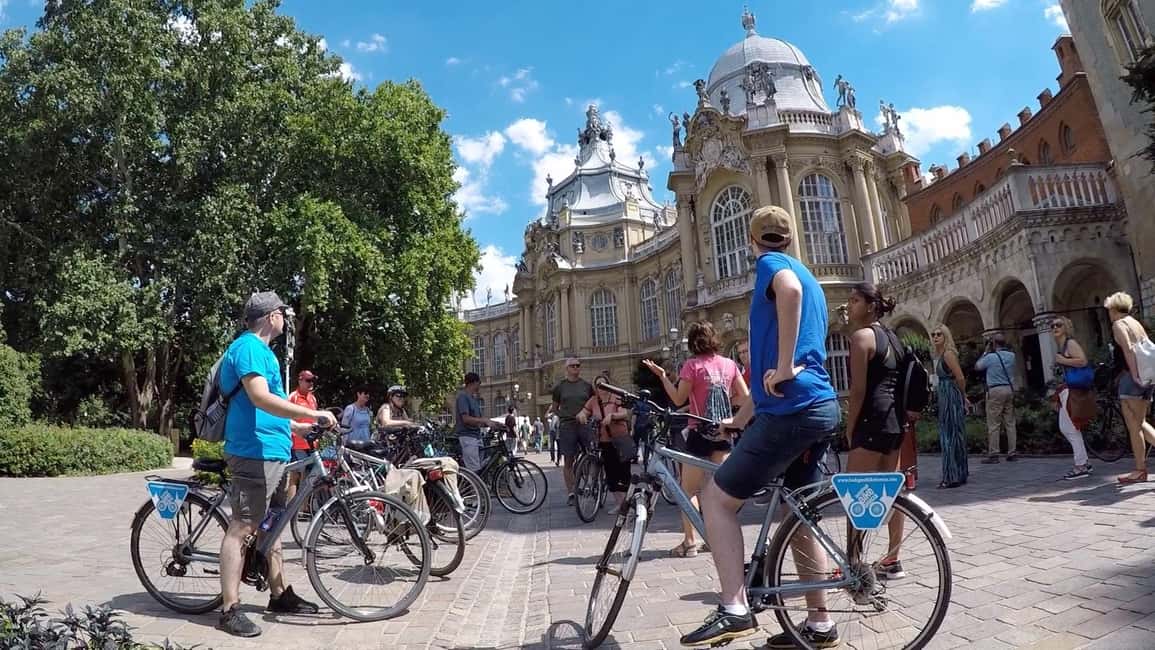 Budapest Bike Tour with a Hungarian Goulash - Budapest Bike Tour With Hungarian Goulash: A fast, fun first-day framework