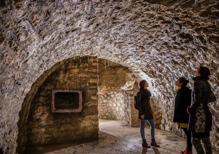 Budapest: Buda Castle Cave Tour - Guides make the tour: the humor-and-story rhythm