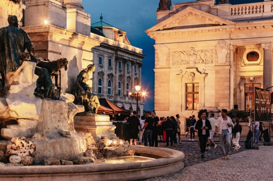 Budapest: Buda Castle District Vampires and Myths Night Tour - A night walk in Buda that mixes myths with landmark views
