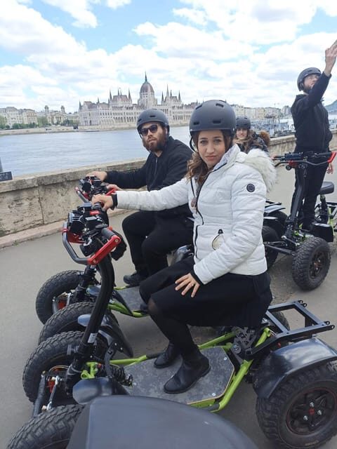 Budapest: Buda Highlights Guided Tour on Electric EZRaider - Turning toward Castle Hill: where the uphill route becomes the attraction