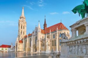 Budapest: Buda Walking Tour - Holy Trinity Column to Matthias Church: the color is real, and the reasons are better