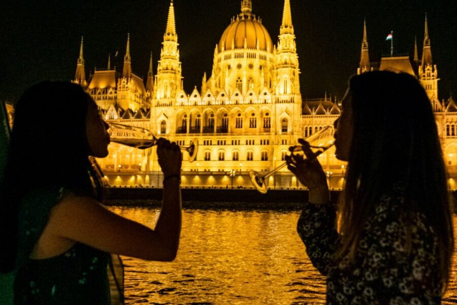 Budapest: Candlelit Dinner River Cruise with Live Music - Live Music on the Danube: Relaxed, Not Overpowering