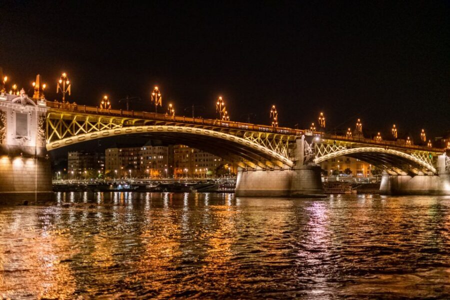 Budapest: Candlelit Dinner River Cruise with Live Music - Seating, Windows, and the Small Choices That Change Your Night