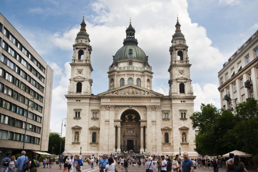 Budapest: City Center Walking Tour - Why this 2-hour Pest walk works better than buses