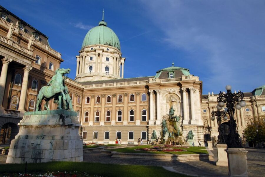 Budapest: City Discovery Tour - Why a bus tour works so well for Budapest’s “two cities”
