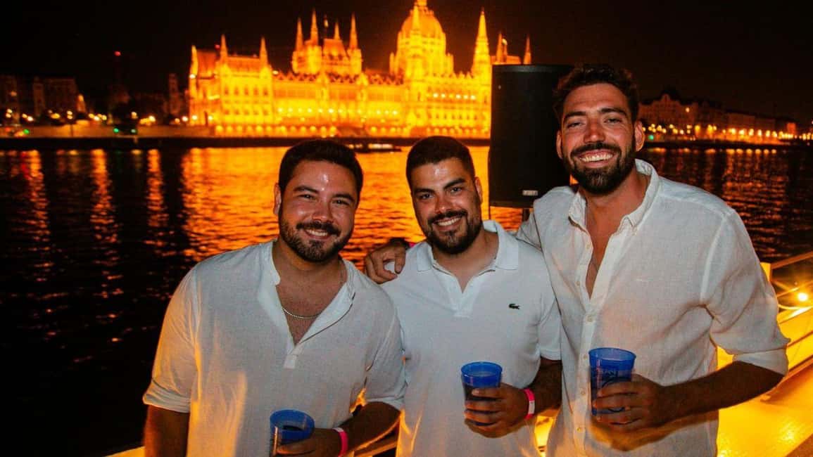 Budapest: Danube Beat Party Cruise with Drink Packages - Who This Cruise Is Best For
