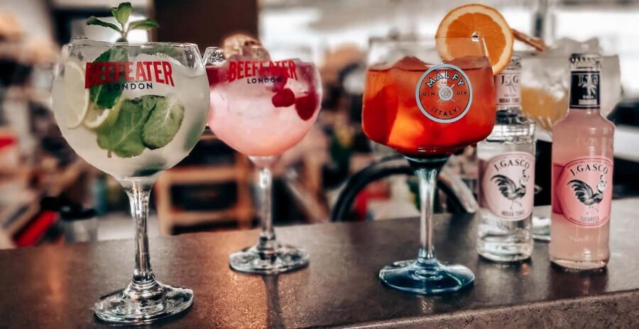 Budapest: Danube Cruise with Folk Dancing and Drinks - How the timing affects the show