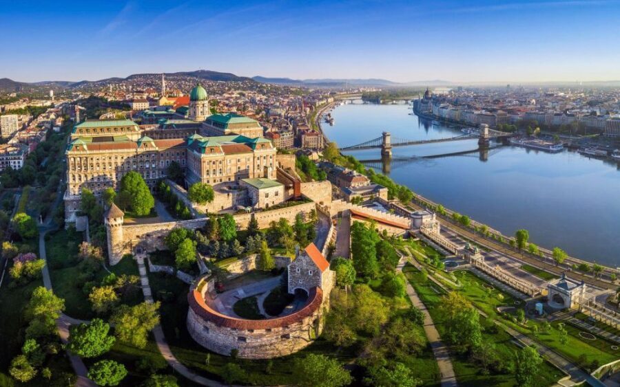 Budapest: Day or Night River Cruise on Panoramic Boat - Starting at Vigadó tér Dock 6: get your bearing fast