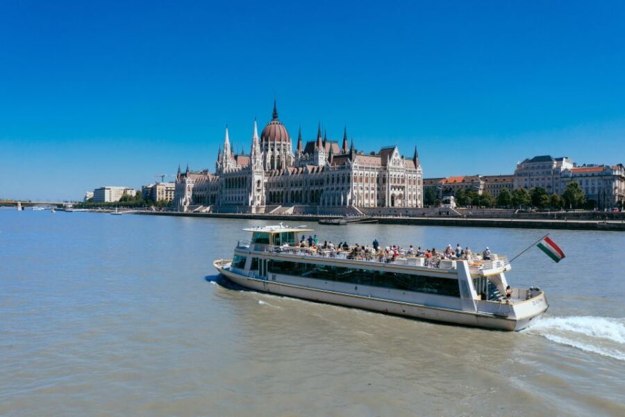 Budapest: Day or Night River Cruise on Panoramic Boat - Price and value for a 1-hour Danube panorama