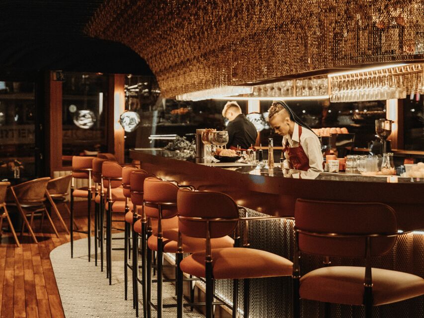 Budapest: Dinner Cruise with Live Music and Unlimited Drinks - Is It Worth $113? Thinking Like a Value Hunter