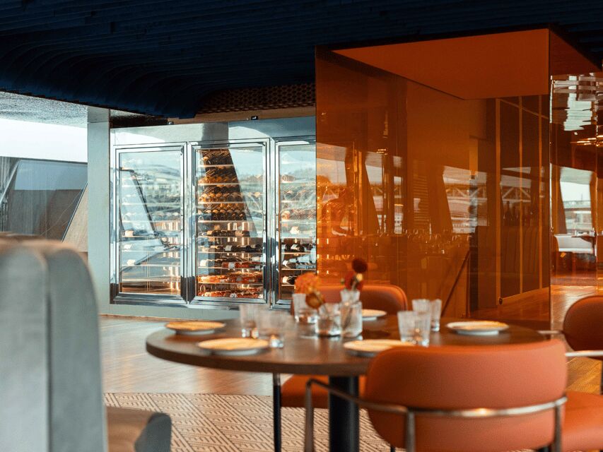 Budapest: Dinner Cruise with Live Music and Unlimited Drinks - Dinner vs BBQ on the Rooftop: What You’re Really Eating