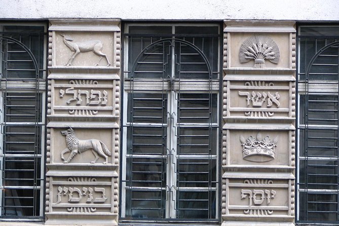 Budapest Dohany, Heroes', Rumbach synagogues & Jewish Ghetto Tour - Dob Street and Kazinczy Street: Orthodox life and Secession architecture
