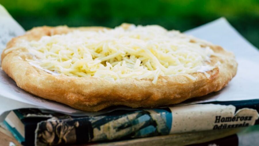 Budapest: Downtown Food Tour - Langos on the street: Hungary’s snack culture