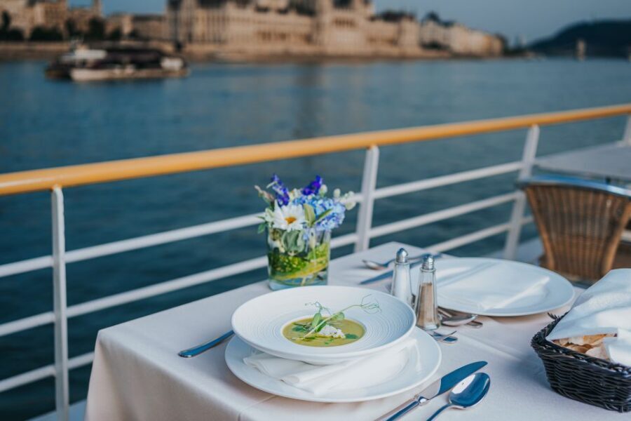 Budapest: Evening Cruise and Dinner with Welcome Drink - Why This Danube Dinner Cruise Works for a First Night in Budapest