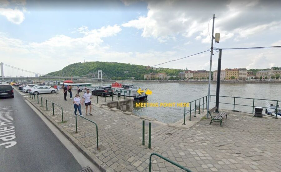 Budapest: Evening Cruise and Dinner with Welcome Drink - Live Folklore Performance: Music and Dance at the Right Pace