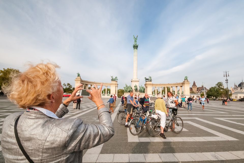 Budapest: Guided City Discovery Bike Tour - Why bike sightseeing beats a bus in central Budapest