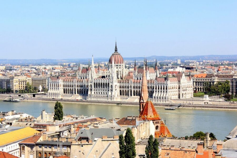 Budapest: Guided City Tour by E-Bike - Meeting Near Astoria: What the Start Feels Like
