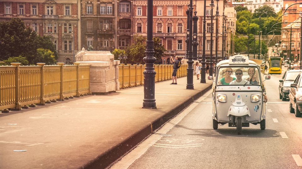 Budapest: Half-Day Exclusive Highlights Private Tour - Hotel Pickup, Private Group, and a Day Your Guide Can Adjust