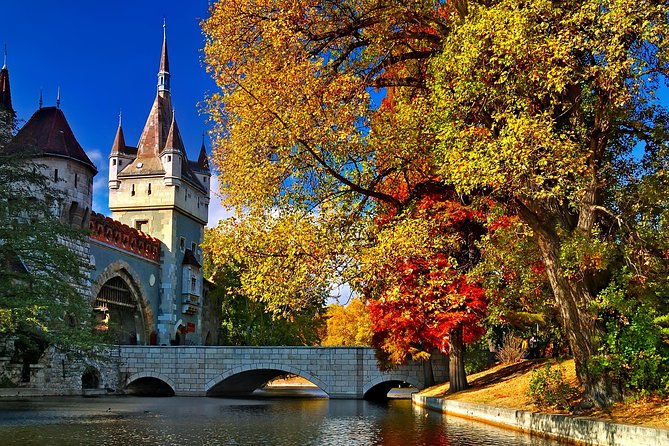 Budapest in a Day Private Luxury Sightseeing Tour - Gellért Hill panoramas, plus Heroes’ Square and Vajdahunyad Castle