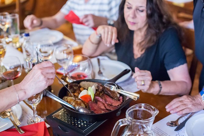 Budapest Jewish Cuisine & Culture Walk - Getting your bearings in Budapest’s 7th district