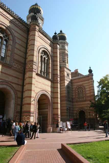 Budapest: Jewish Heritage Guided Tour with Synagogue Ticket - Price and what $81 really buys you