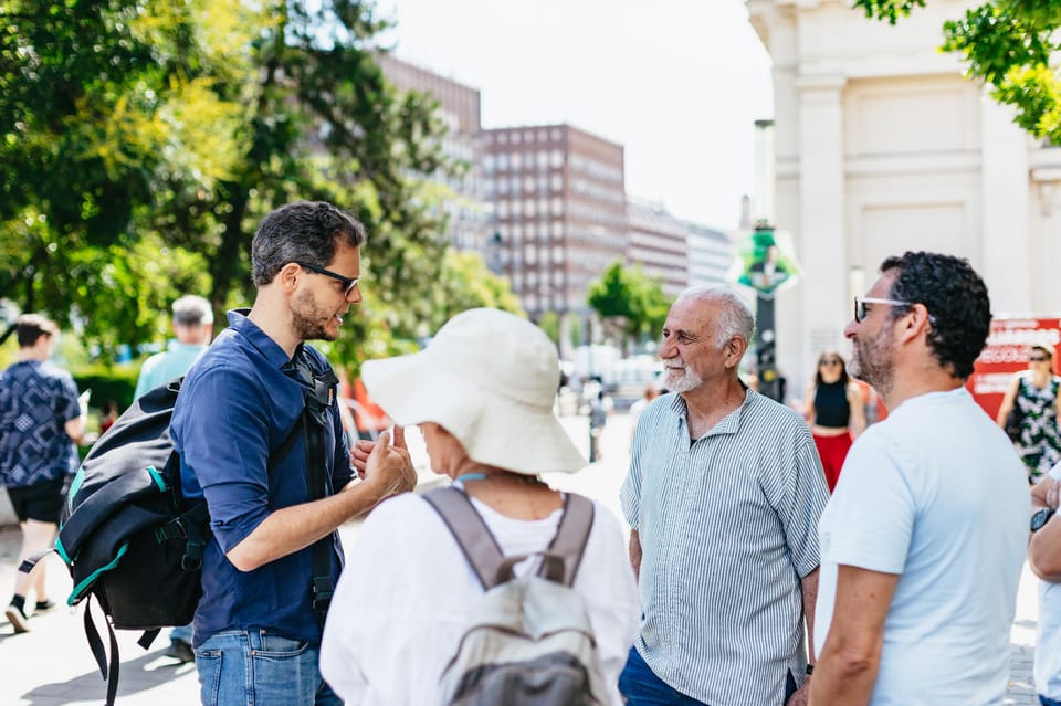 Budapest: Jewish History Guided Walking Tour with Historian - WWII Heroes at Memorials: Wallenberg and Carl Lutz