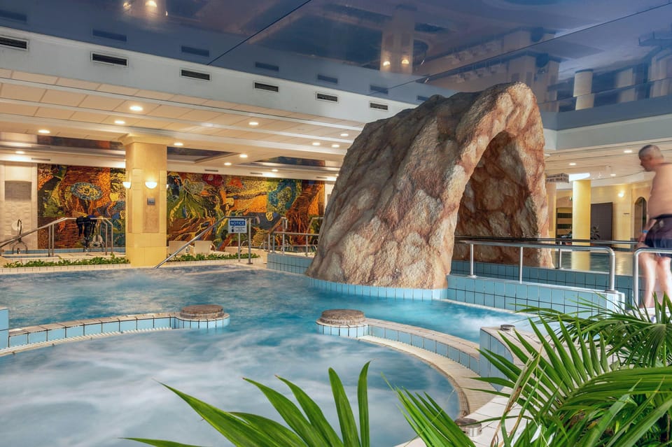 Budapest: Margaret Island Day Spa Entry Ticket - Outdoor pool and season reality: plan for indoors first