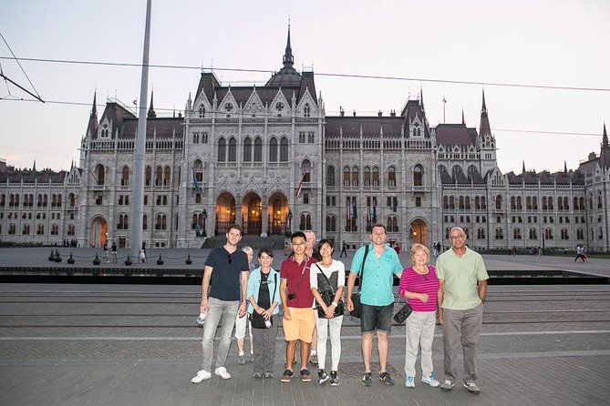 Budapest Night Walking Tour with Danube River Cruise - Széchenyi Lánchíd and the Buda Castle District panorama