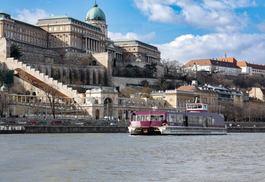 Budapest: Nighttime or Daytime Sightseeing Cruise - Drinks, snacks, and how to dress for the deck