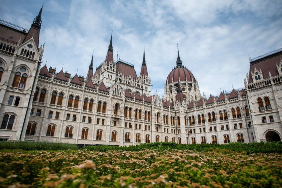 Budapest: Private Luxury Sightseeing Tour - Danube Riverfront UNESCO Views: Getting Your Bearings Fast