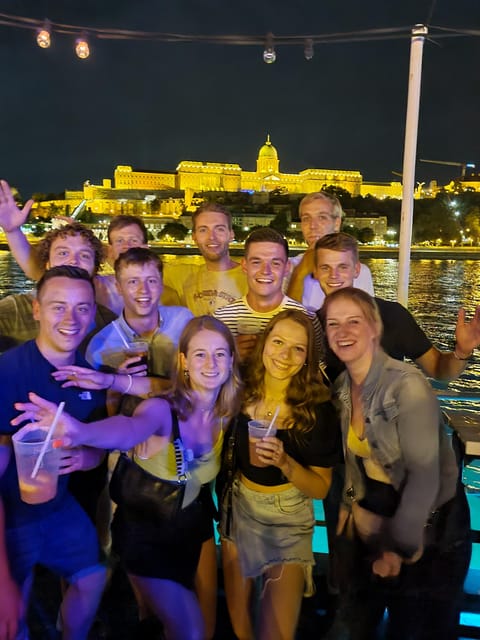 Budapest: Private, Personalized Pub Crawl, 3 drinks included - Two on-foot transfers that keep you from feeling stuck