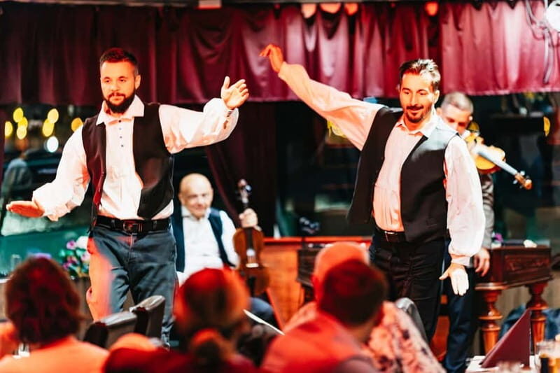 Budapest: Prosecco Dinner Cruise with Live Music - Service and atmosphere: why people talk about the staff