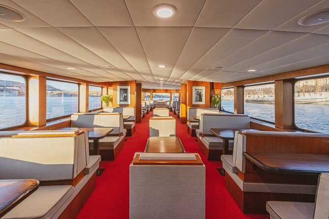 Budapest River Cruise with 1 Free Tokaj Frizzante and Audio Guide - Heated comfort and choosing the right deck for photos