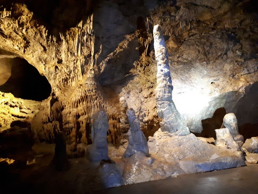 Budapest: Semlő-hegyi & Pál-völgyi Caves Guided Walking Tour - A quick word on guides and group energy