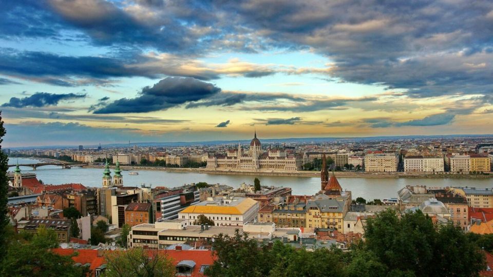 Budapest: Sightseeing Cruise on the Danube - Should you book the Budapest Danube cruise on the Gróf Széchenyi?