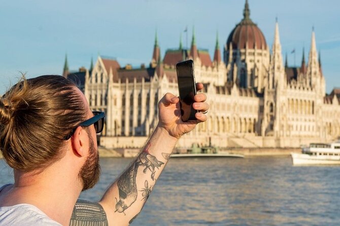 Budapest Sip and Sail Danube Cruise with Unlimited Prosecco - Unlimited Prosecco: the best part, and the part that can feel crowded