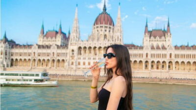 Budapest: Sip and Sail River Cruise with Unlimited Prosecco - Finding Akadémia Dock 2 and Boarding MS Stadt Wien