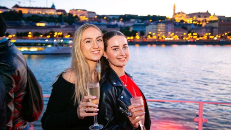 Budapest: Sip and Sail River Cruise with Unlimited Prosecco - Top Deck vs Main Deck: Where You Should Stand (and Refill)