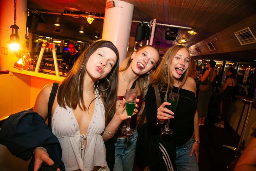Budapest: Sip & Sail Danube Cruise with Prosecco Cocktails - Finding Akadémia Dock 2 and boarding MS Stadt Wien without stress